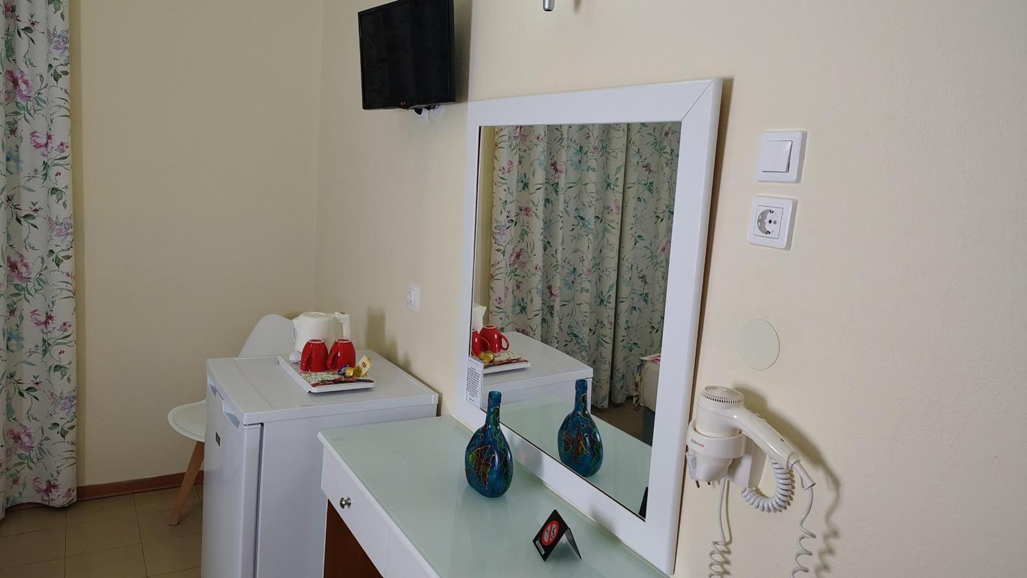 Laios Hotel (Adults Only) Лименас Екстериор снимка