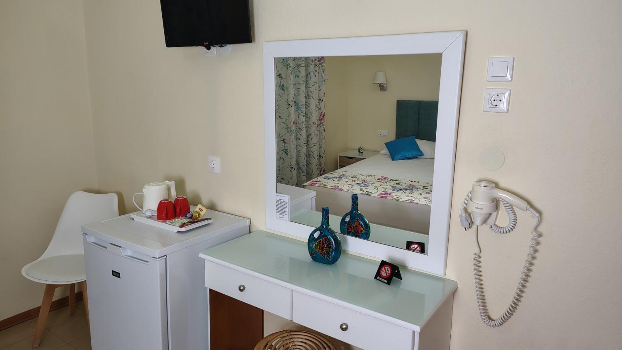 Laios Hotel (Adults Only) Лименас Екстериор снимка