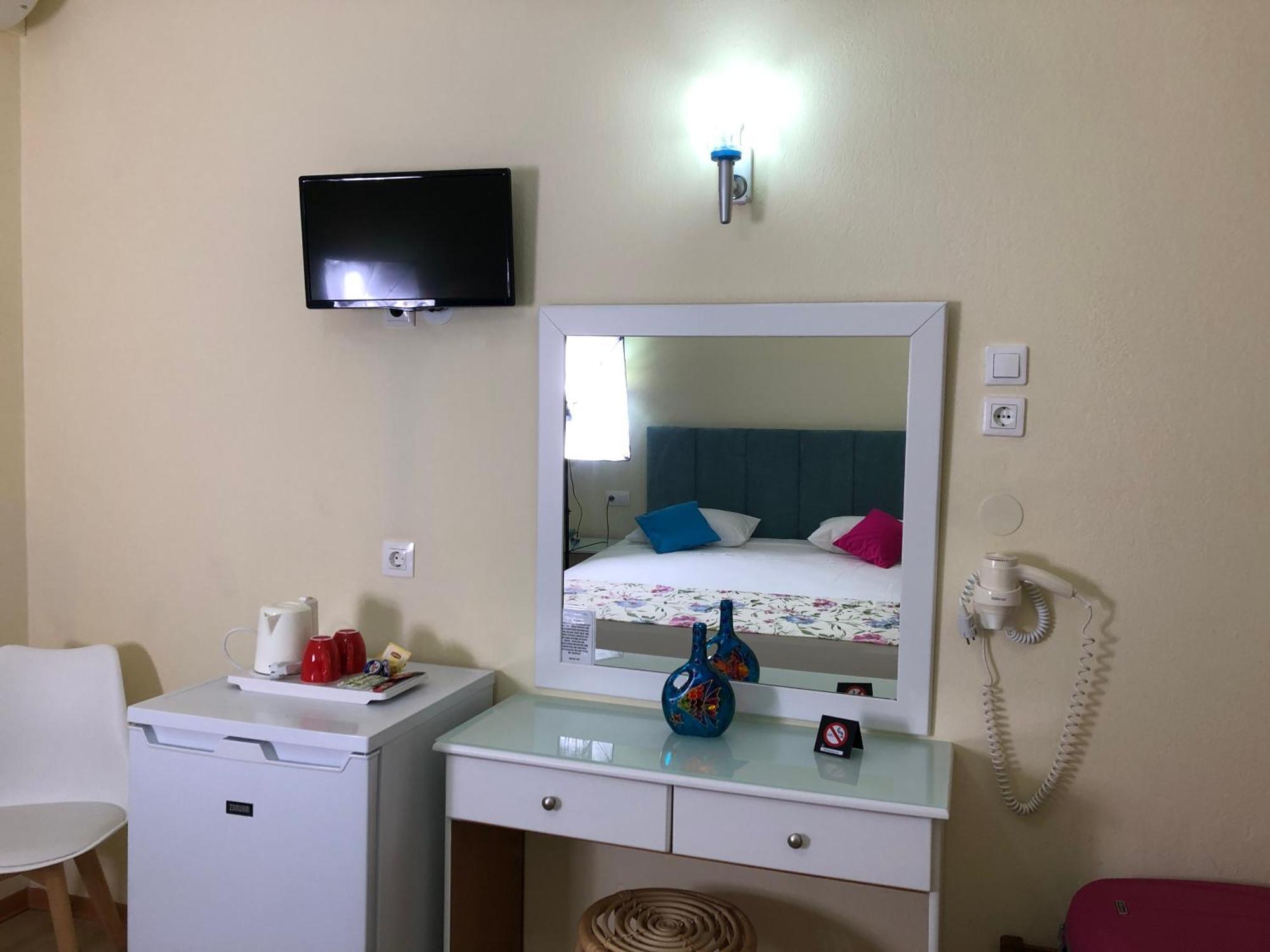 Laios Hotel (Adults Only) Лименас Екстериор снимка