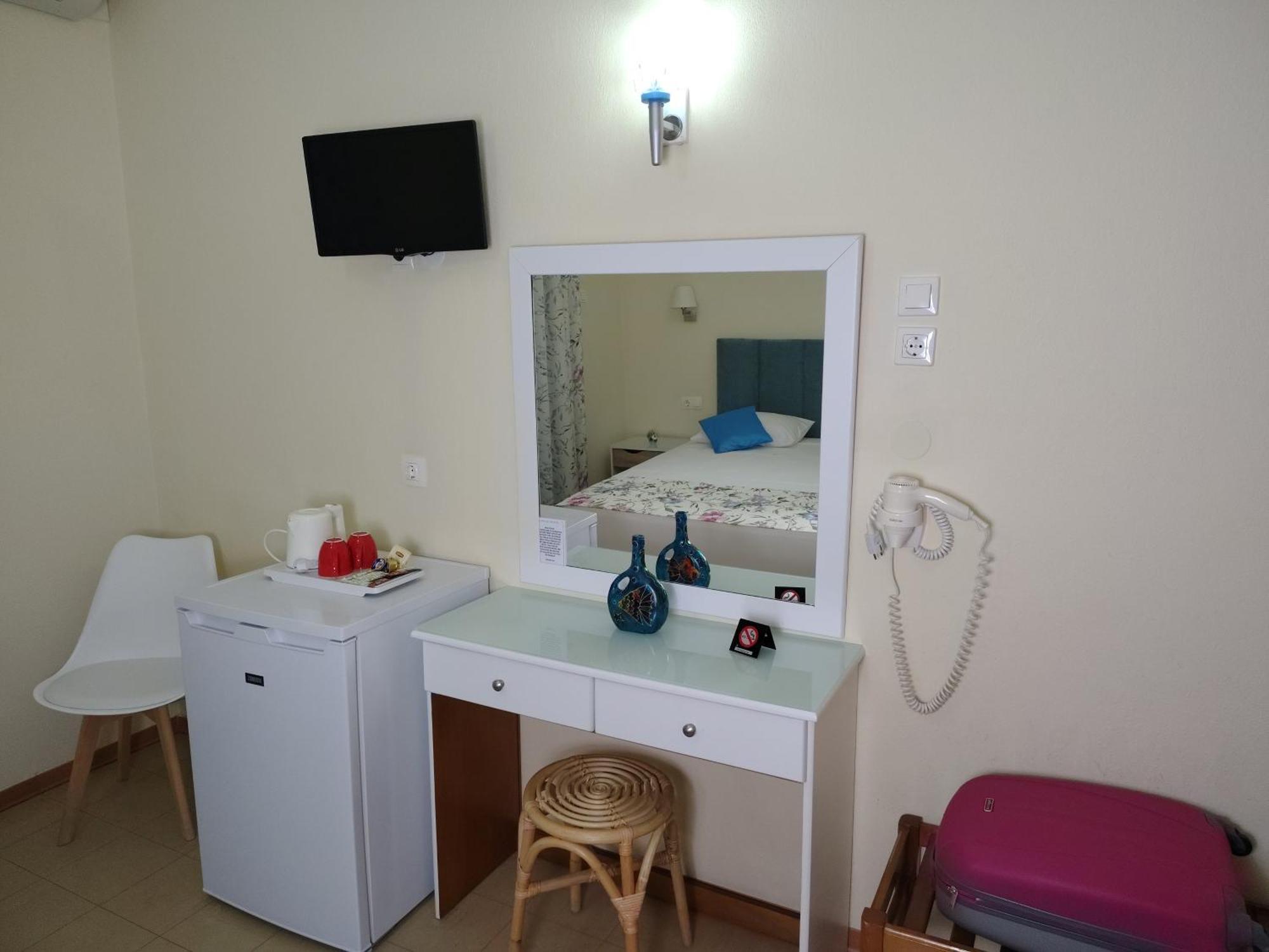 Laios Hotel (Adults Only) Лименас Екстериор снимка